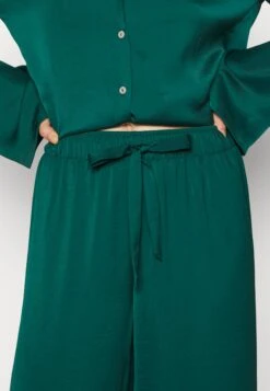 Anna Field Gift Box Pj Set - Pyjama - Green -Anna Field Winkel 35d35f7997c542cdb227b47a977b272d