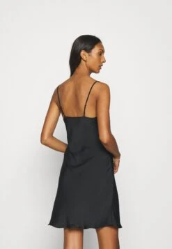 Anna Field Hammered Satin Nightie - Nachtjapon - Black -Anna Field Winkel 582eef8b55cc48b49fe9b0e88e2892d9