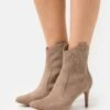 Anna Field Enkellaarsjes Met Hoge Hak - Taupe 2 Anna Field Enkellaarsjes Met Hoge Hak - Taupe -Anna Field Winkel 6a0c670a6ddd4b1a800dc2ddc78681fe