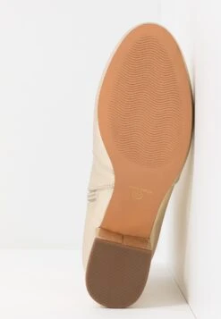 Anna Field Korte Laarzen - Gold 15 Anna Field Korte Laarzen - Gold -Anna Field Winkel c469a4e915e944edacb7db551c6d118c