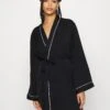 Anna Field Amanda Satin Dressing Gown - Badjas - Black -Anna Field Winkel c8514e45c9704a56b441d86f6c913dc1
